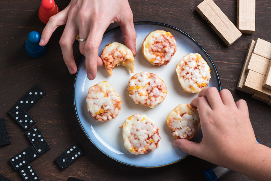 Make tasty pizza bagels in the microwave with 3 easy ingredients.